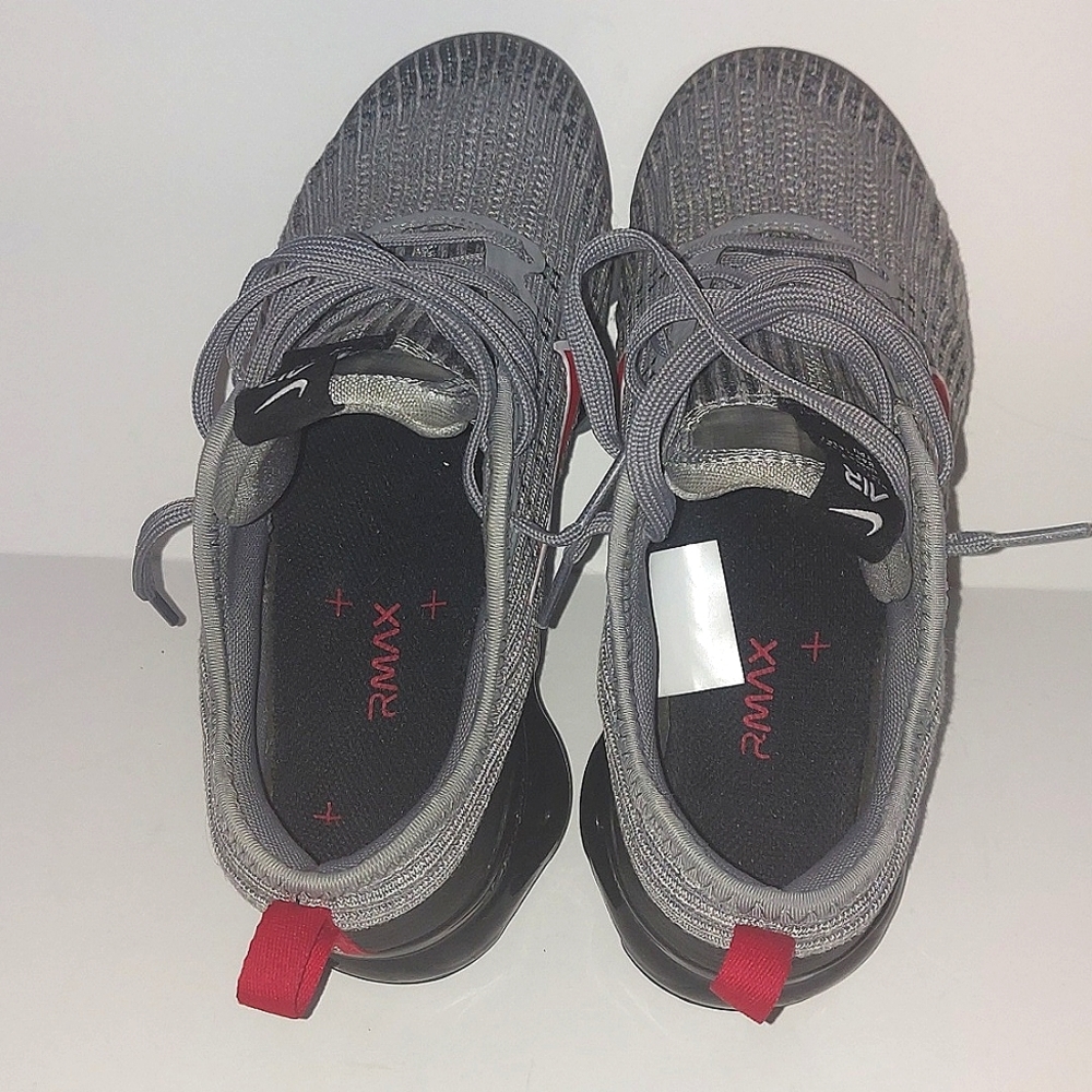 Boy's Youth or Women's Nike Vapormax - Picture 8 of 9